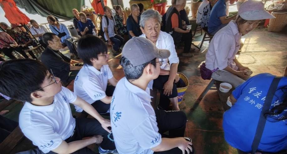 图片包含 人, 室内, 年轻, 男人AI 生成的内容可能不正确。 图片包含 人, 室内, 年轻, 男人AI 生成的内容可能不正确。